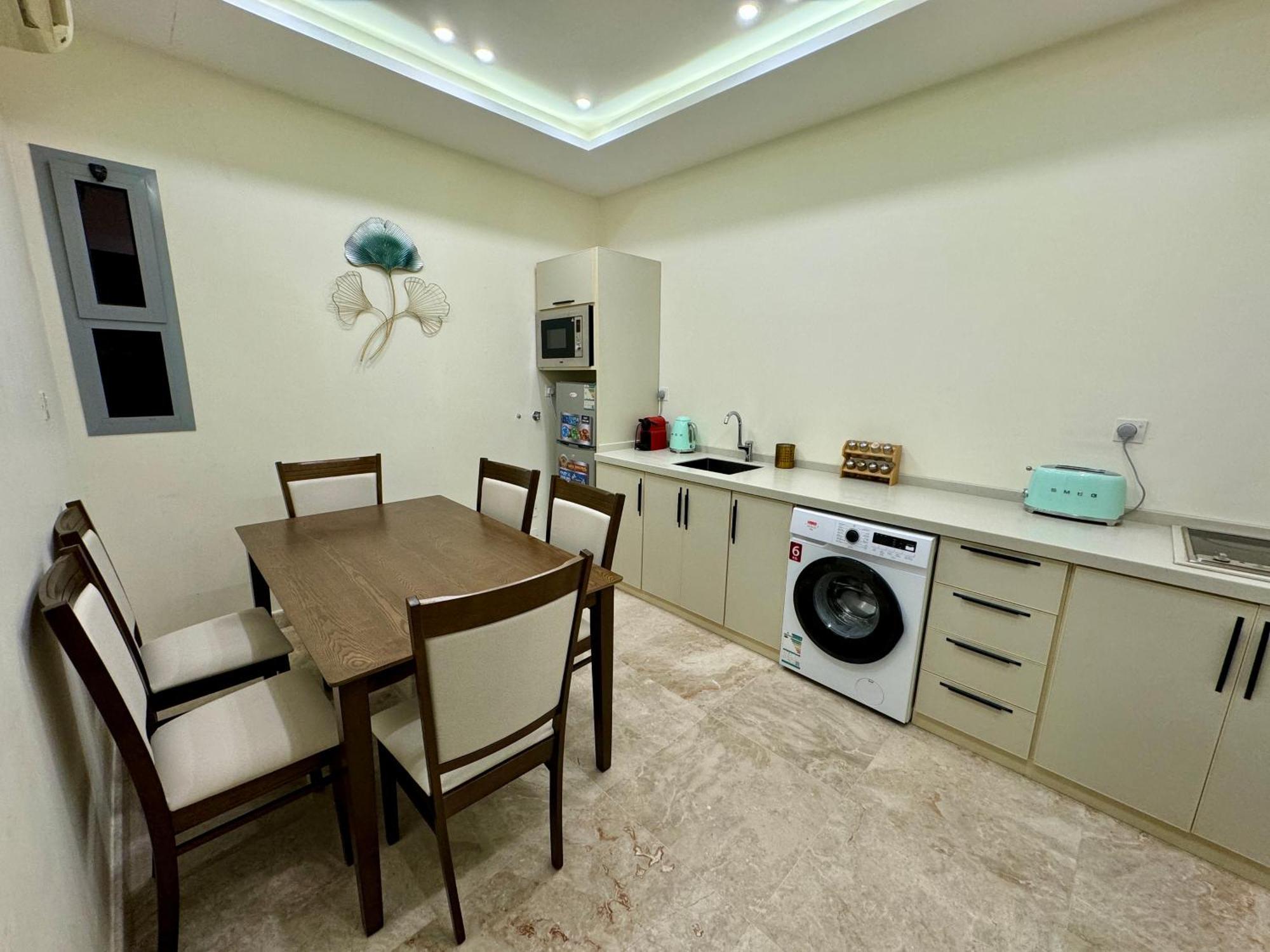3br 5bed Luxury Apartment *