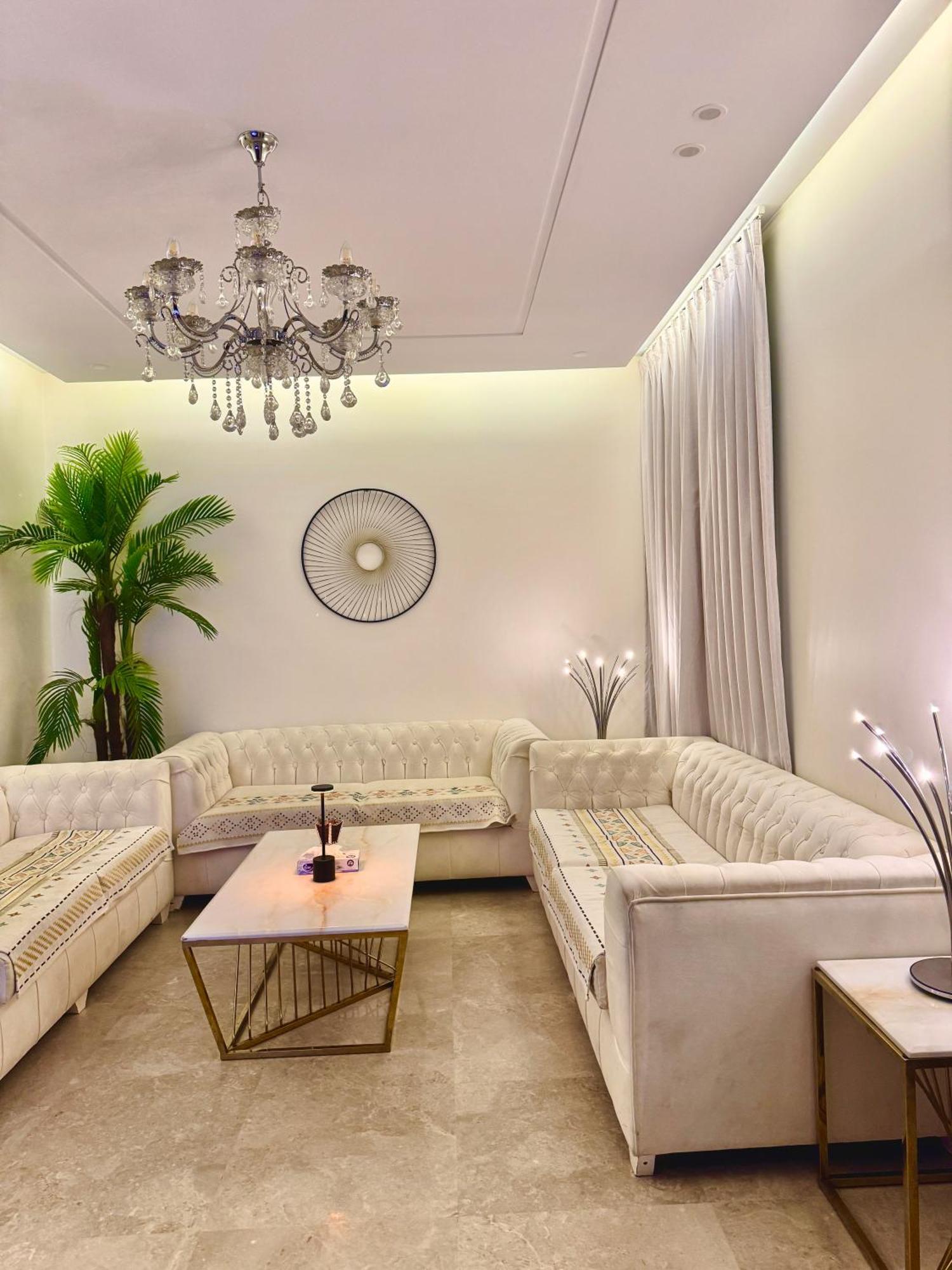 3br 5bed Luxury Apartment Jeddah